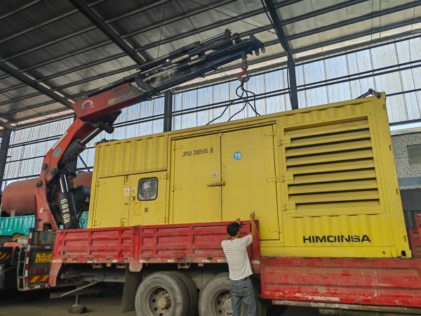 清遠(yuǎn)本地發(fā)電機(jī)租賃  24小時(shí)快速響應(yīng)